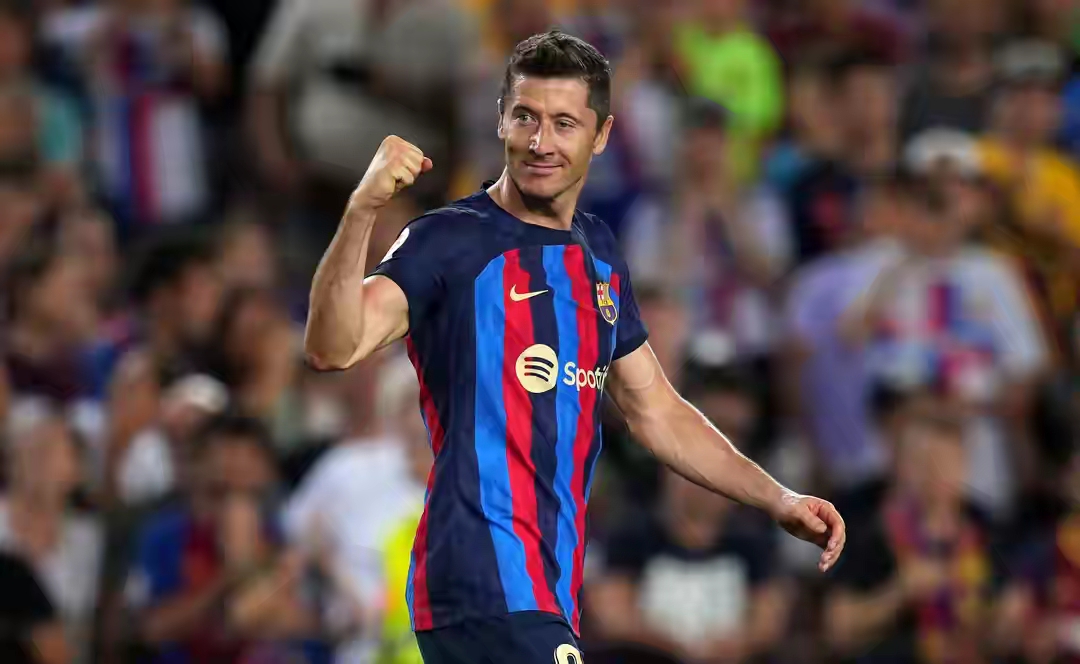 开云体育app-关于莱万多夫斯基意外战胜巴黎圣日耳曼，爆冷引爆全场！全场沸腾不已的信息